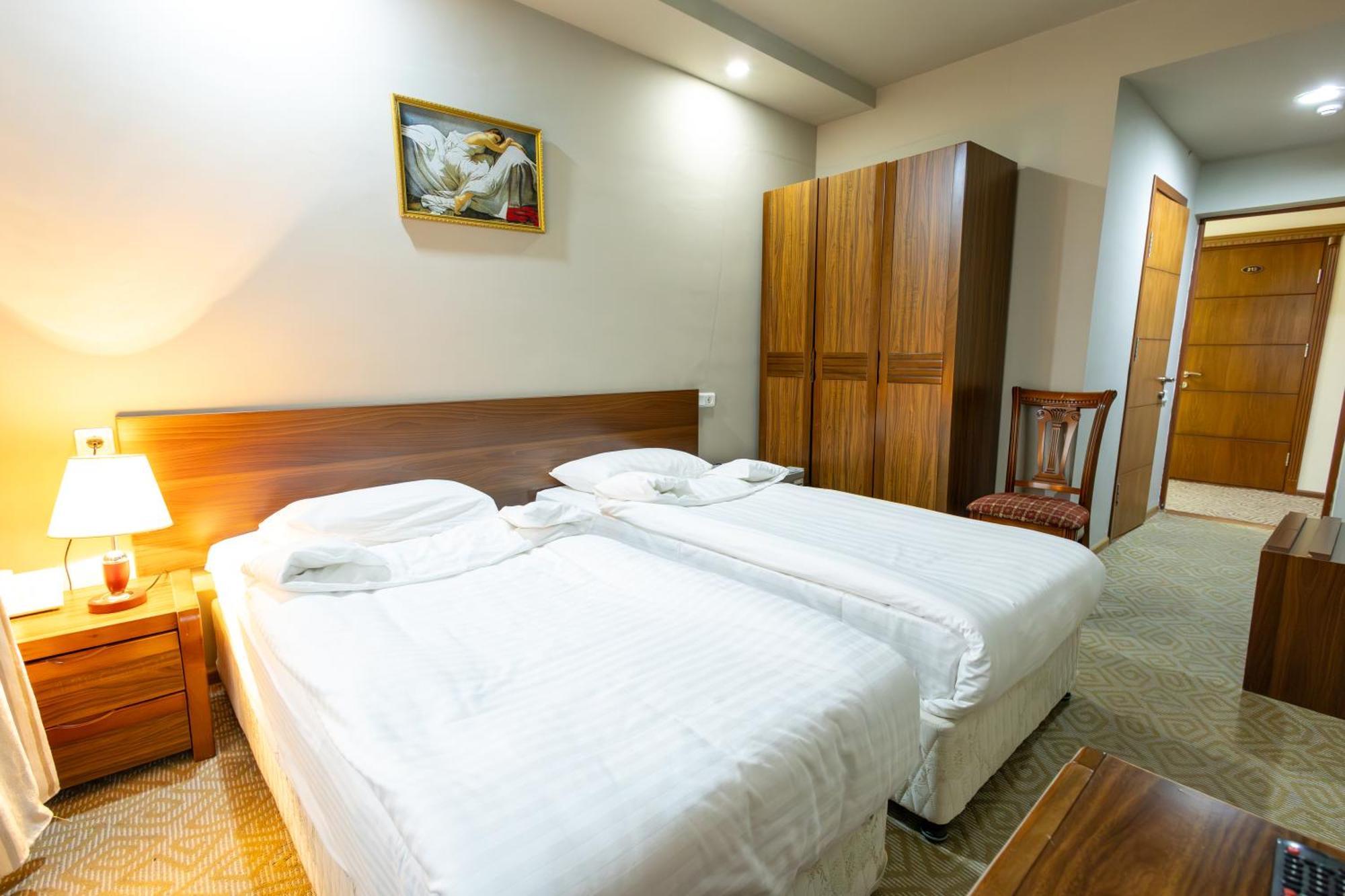 Gyumri Hotel Ngoại thất bức ảnh